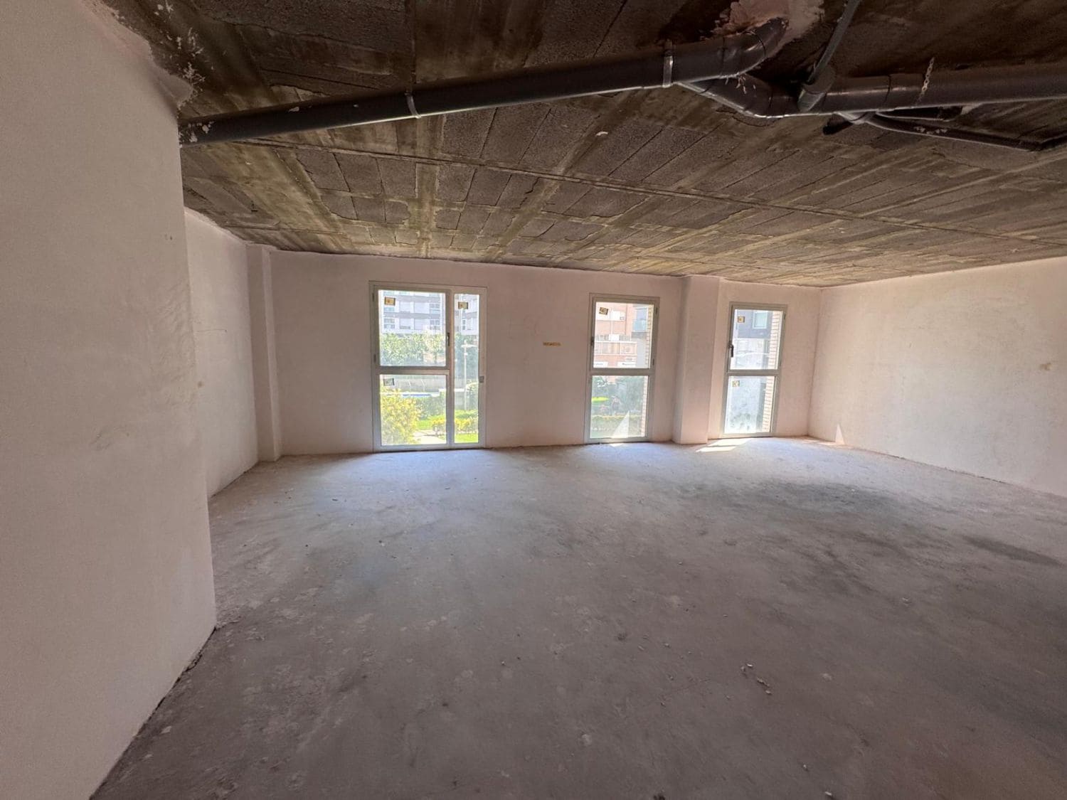 Commercial for sale in Vila-real - € 67,000 (Ref: 9262897)