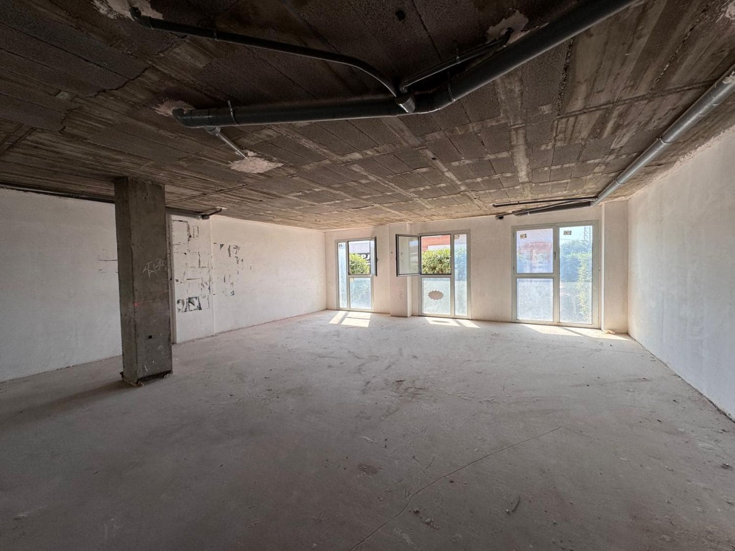 Commercial for sale in Vila-real - € 38,000 (Ref: 9262907)