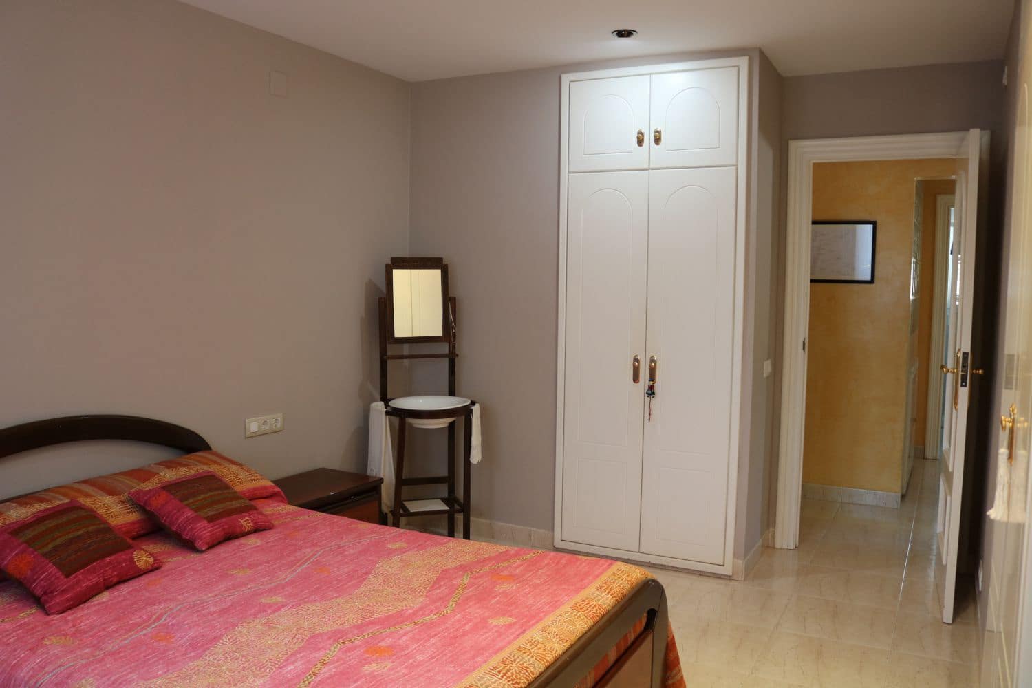 5 soverom Kjedet enebolig til salgs i Benicassim - € 800 000 (Ref: 9264731)