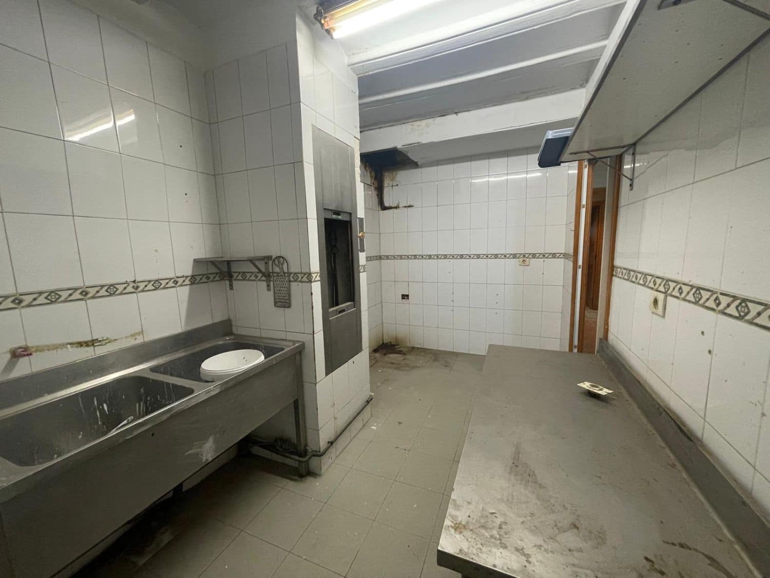 6 makuuhuone Omakotitalo myytävänä paikassa Castello de la Plana - 260 000 € (Ref: 9282478)