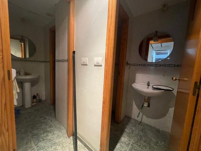 6 bedroom Townhouse for sale in Castelló de la Plana - € 260,000 (Ref: 9282478)