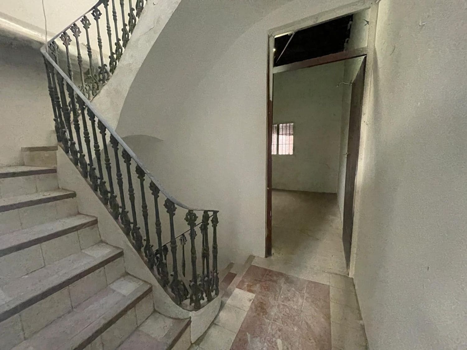 6 makuuhuone Omakotitalo myytävänä paikassa Castello de la Plana - 260 000 € (Ref: 9282478)