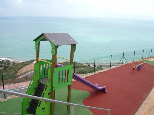 3 bedroom Apartment for rent in Benicassim with garage - € 1,990 (Ref: 9282484)