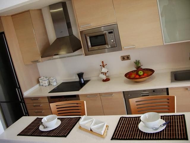 3 bedroom Apartment for rent in Benicassim with garage - € 1,990 (Ref: 9282484)