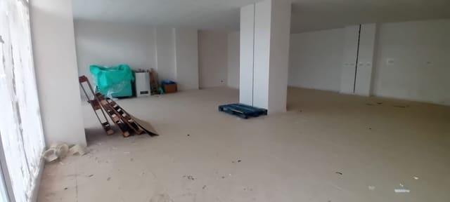 Kaupallinen vuokrattavana paikassa Oropesa  - 500 € (Ref: 9285641)