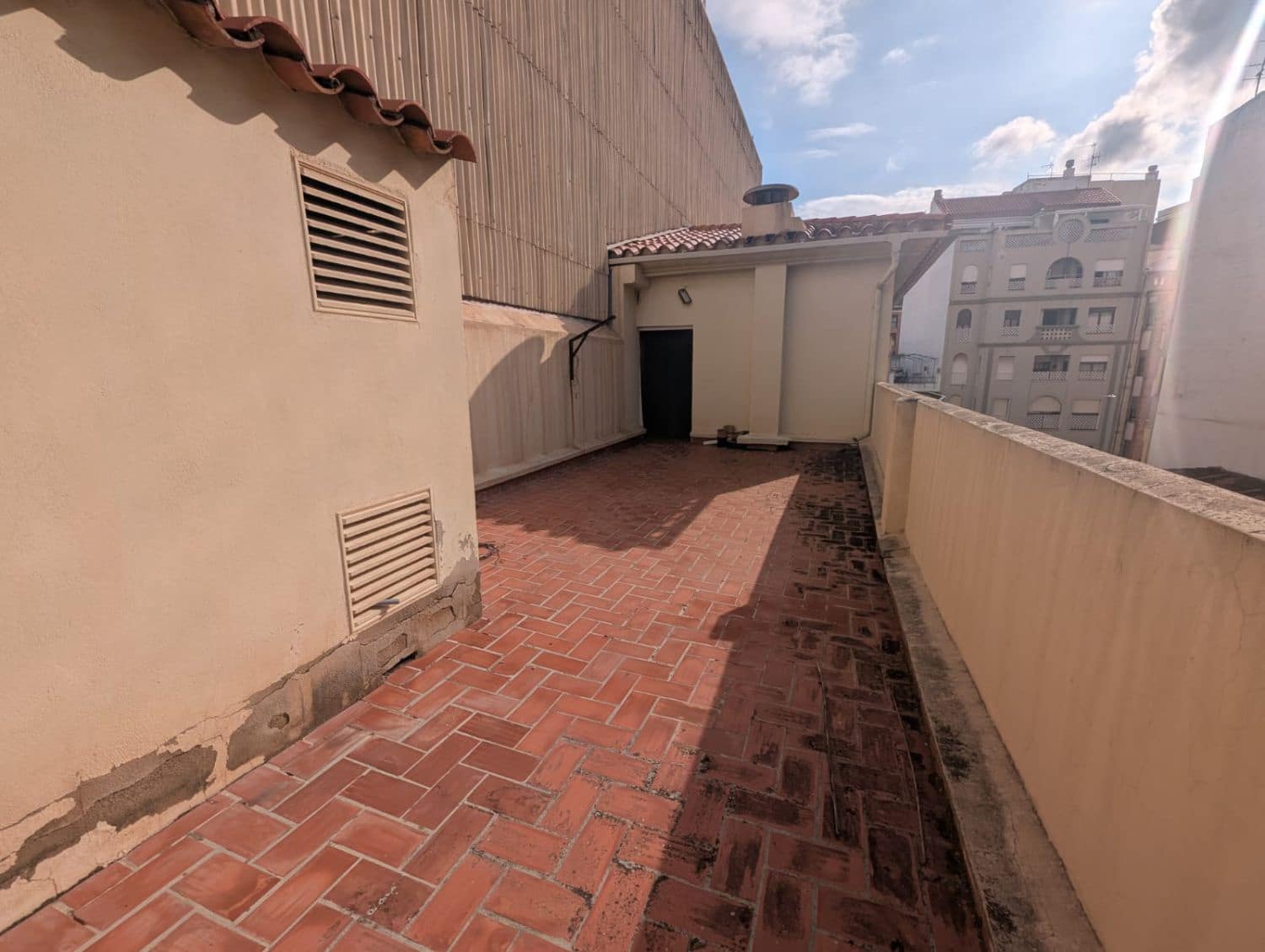 8 quarto Casa em Banda para venda em Castello de la Plana com garagem - 800 000 € (Ref: 9318065)