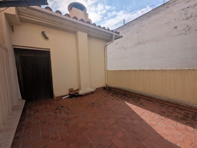 8 bedroom Townhouse for sale in Centro, Castelló de la Plana with garage - € 800,000 (Ref: 9318065)