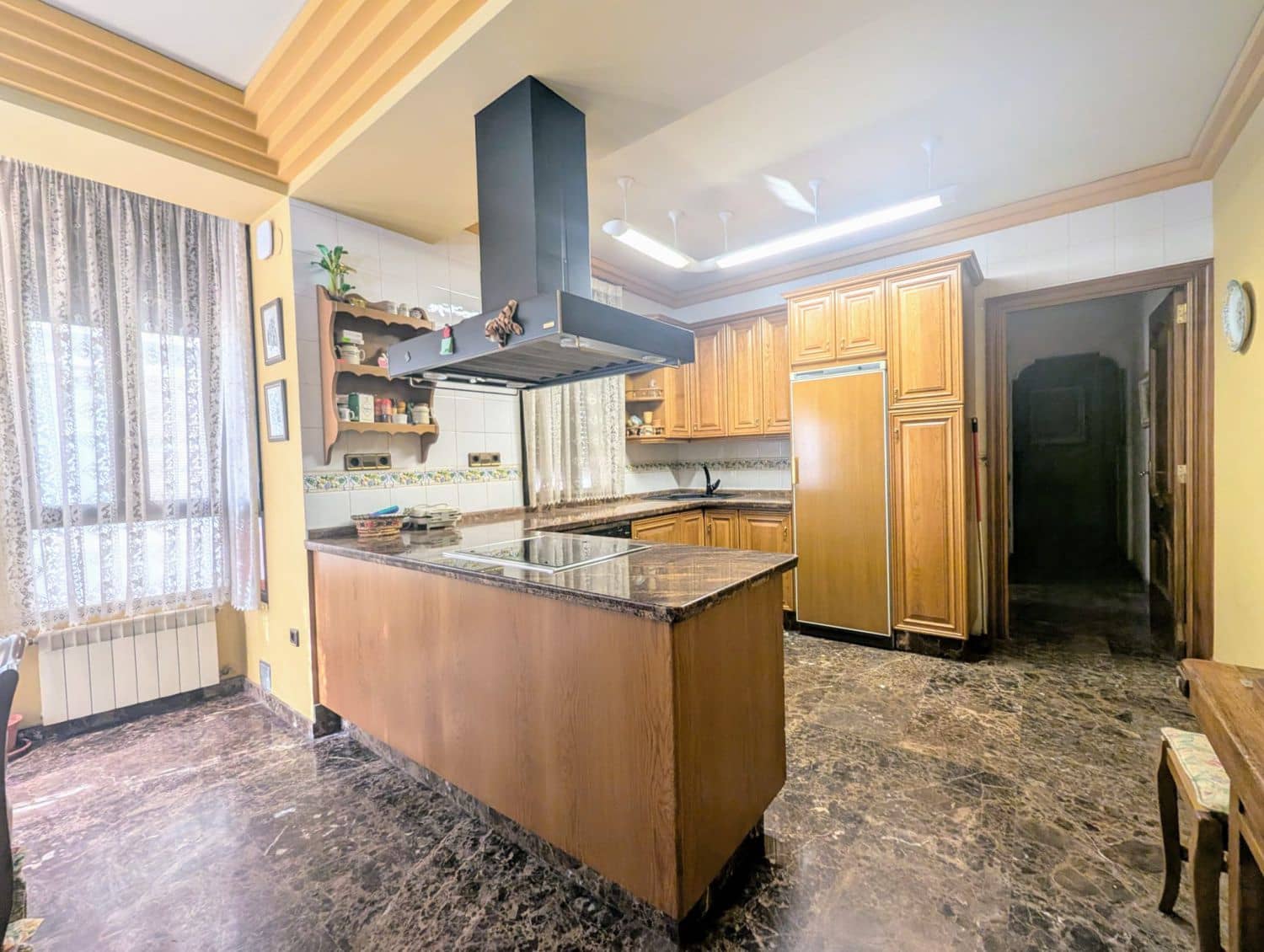 8 quarto Casa em Banda para venda em Castello de la Plana com garagem - 800 000 € (Ref: 9318065)