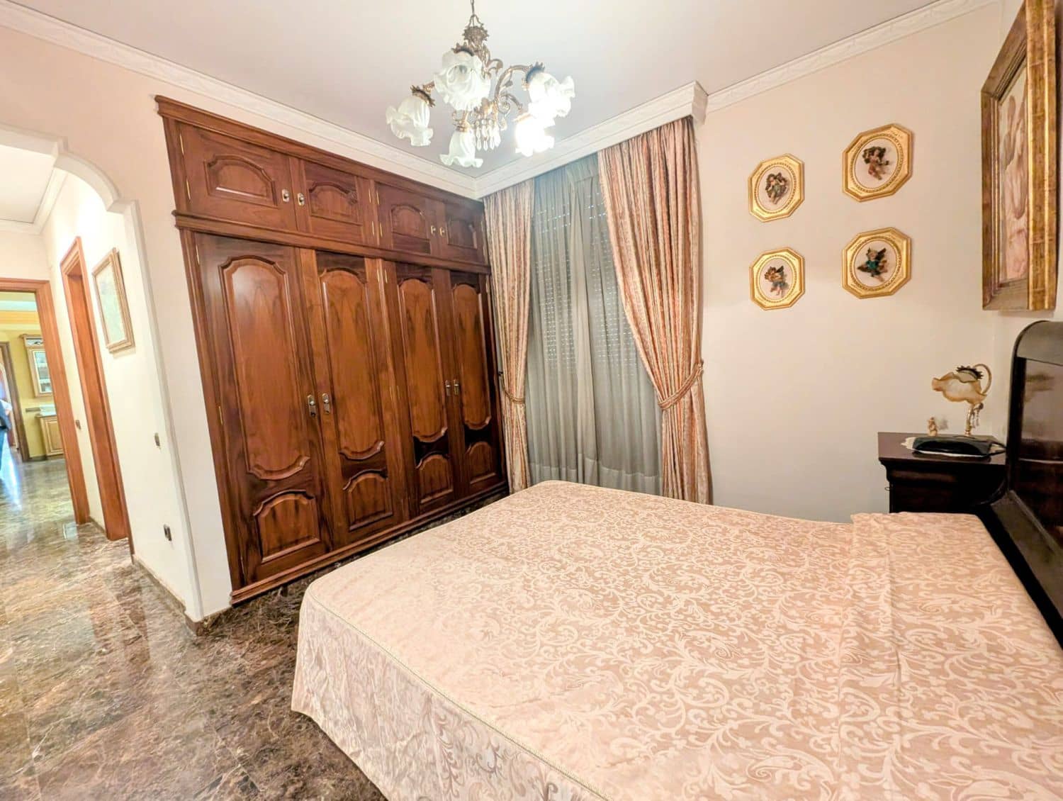 8 quarto Casa em Banda para venda em Castello de la Plana com garagem - 800 000 € (Ref: 9318065)