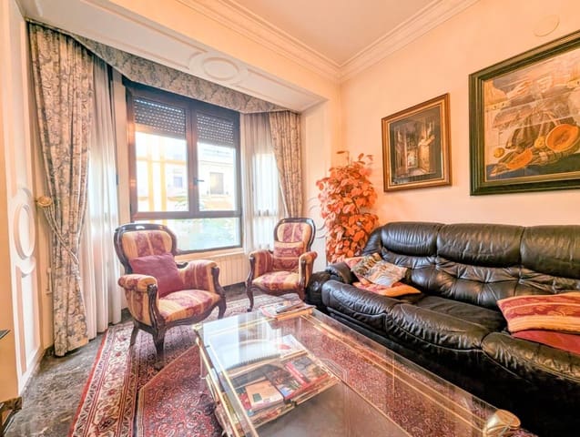 8 bedroom Townhouse for sale in Centro, Castelló de la Plana with garage - € 800,000 (Ref: 9318065)