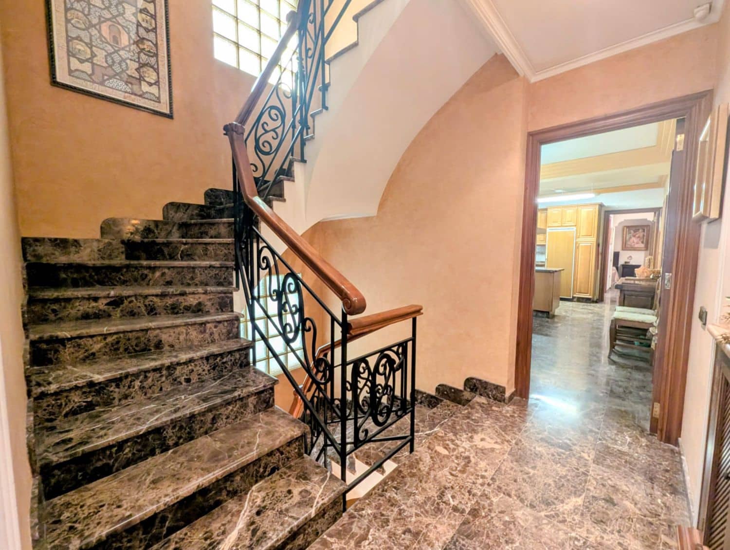 8 quarto Casa em Banda para venda em Castello de la Plana com garagem - 800 000 € (Ref: 9318065)