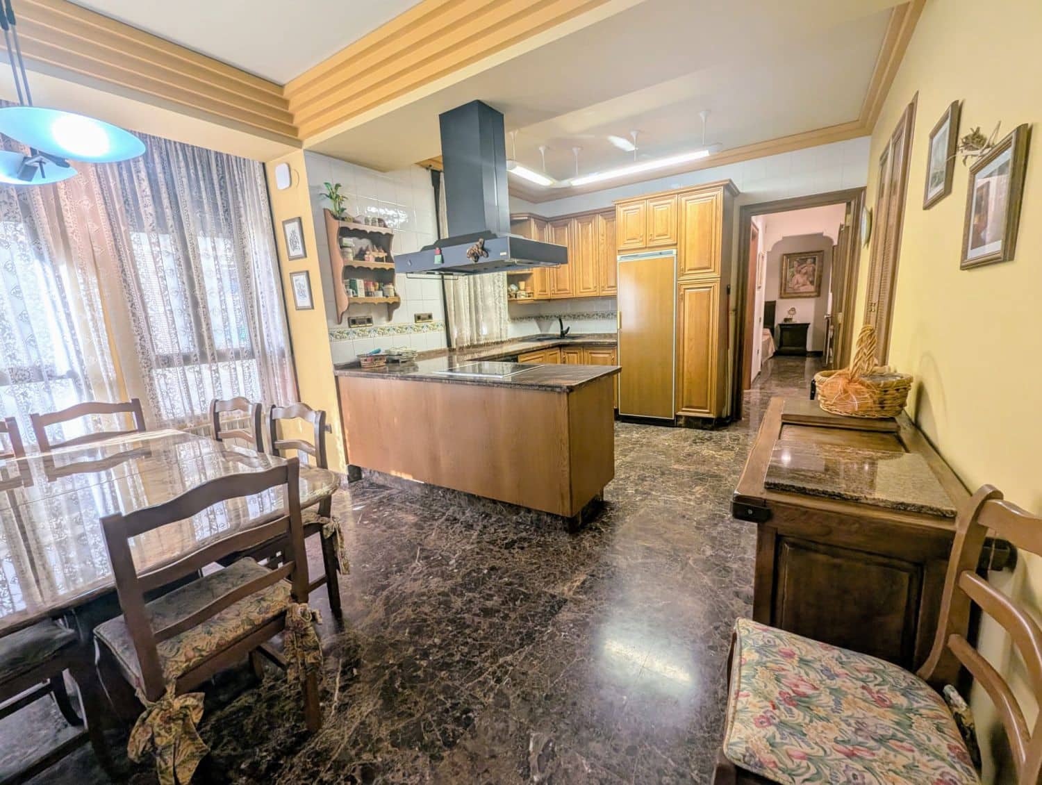 8 quarto Casa em Banda para venda em Castello de la Plana com garagem - 800 000 € (Ref: 9318065)