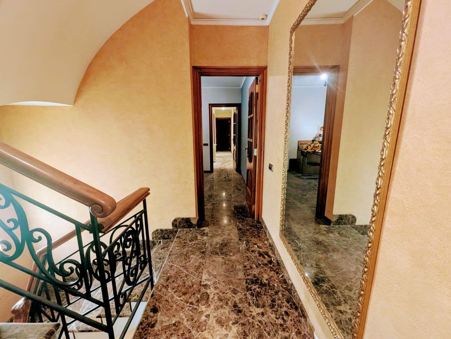 8 quarto Casa em Banda para venda em Castello de la Plana com garagem - 800 000 € (Ref: 9318065)