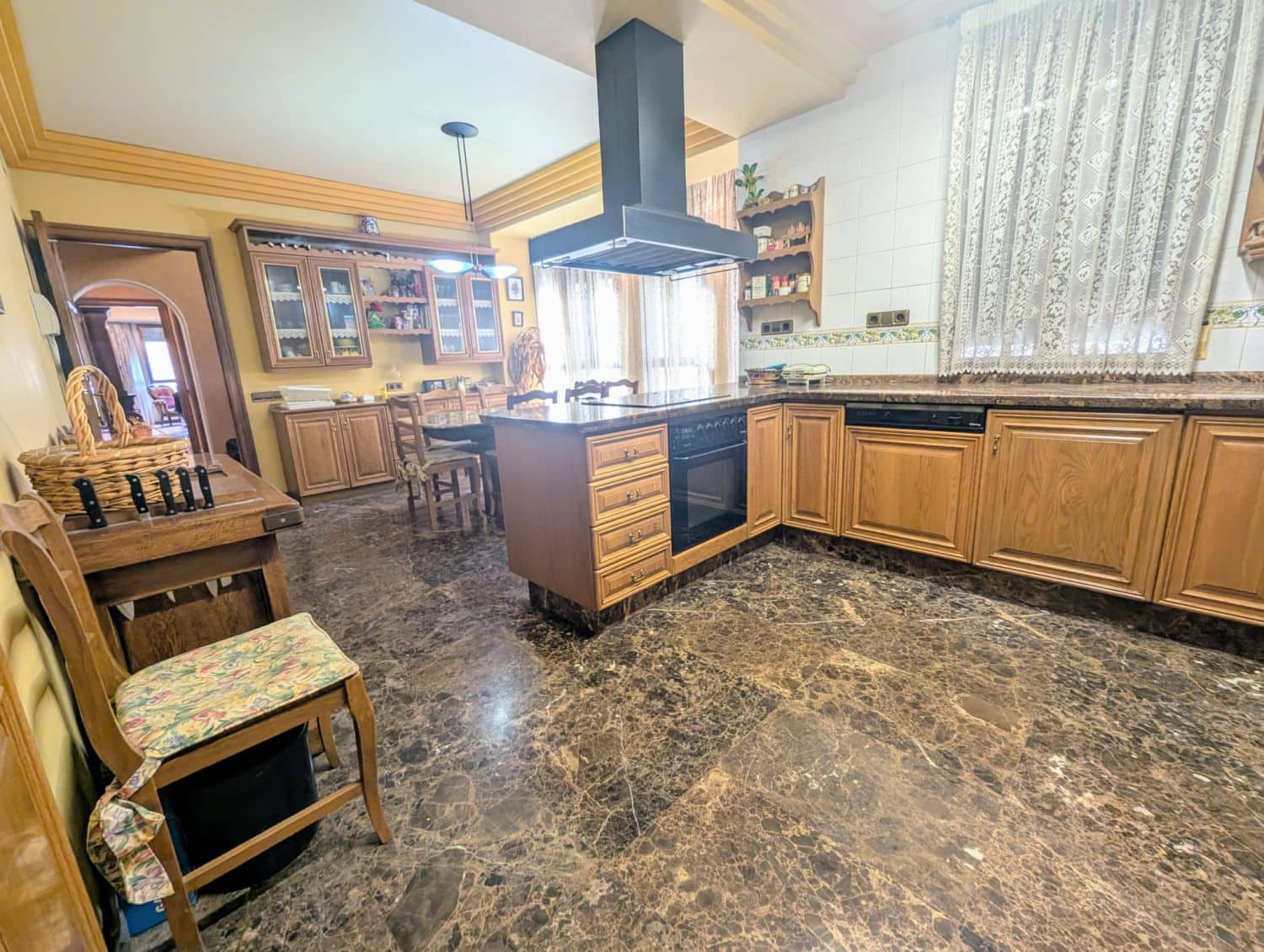 8 quarto Casa em Banda para venda em Castello de la Plana com garagem - 800 000 € (Ref: 9318065)