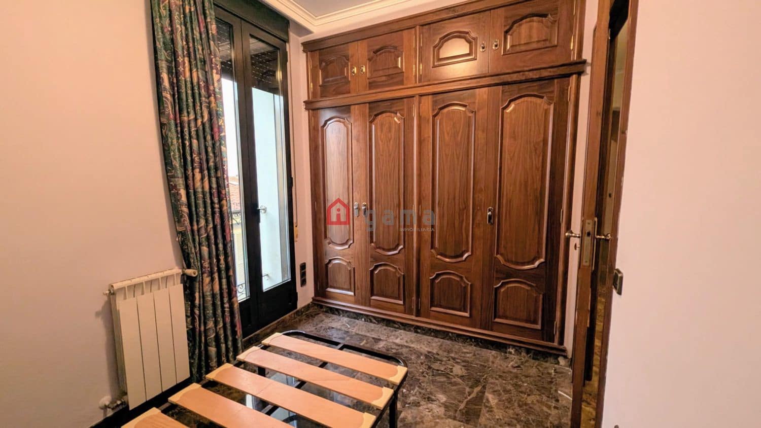 8 sypialnia Dom na sprzedaż w Castello de la Plana z garażem - 800 000 € (Ref: 9318065)