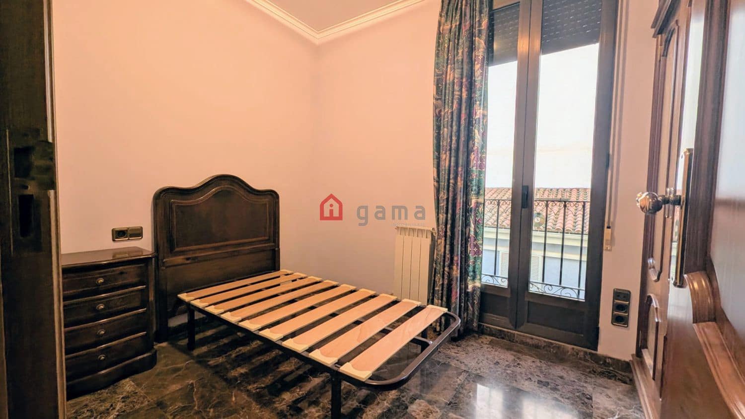 8 sypialnia Dom na sprzedaż w Castello de la Plana z garażem - 800 000 € (Ref: 9318065)