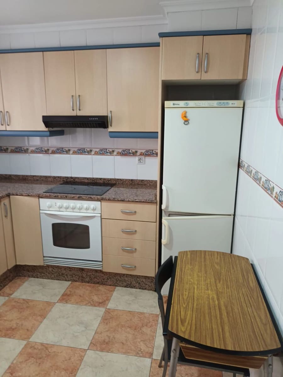 3 bedroom Flat for sale in Sagunto / Sagunt - € 145,000 (Ref: 9330935)