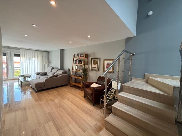 3 bedroom Townhouse for sale in La Vall d'Uixó with garage - € 339,900 (Ref: 9330936)