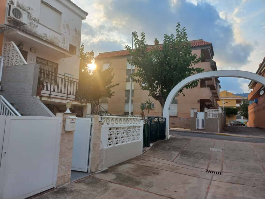 3 sovrum Radhus till salu i Oropesa  med garage - 170 000 € (Ref: 9335346)