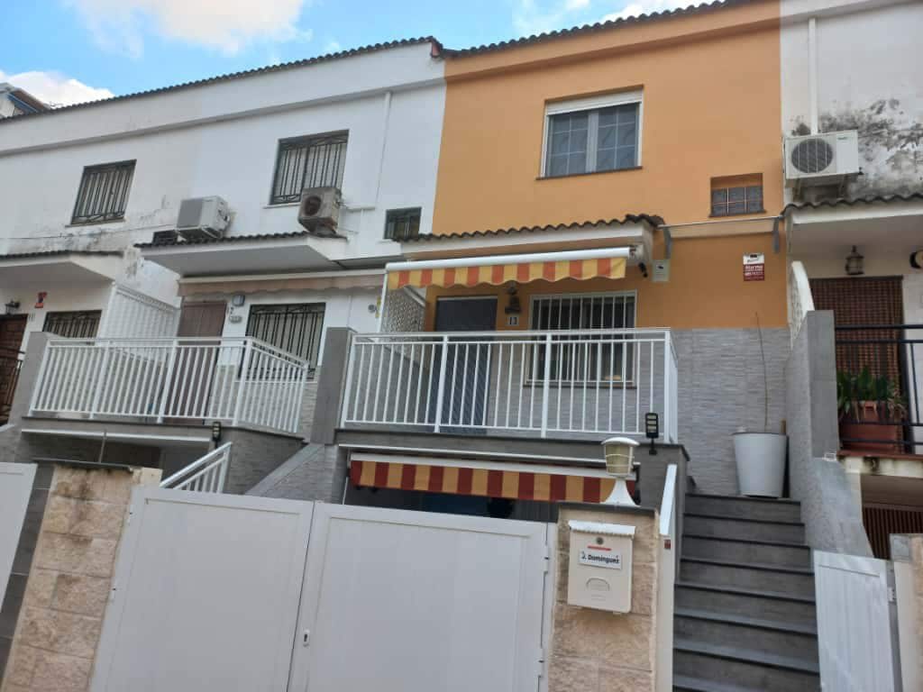 3 sovrum Radhus till salu i Oropesa  med garage - 170 000 € (Ref: 9335346)