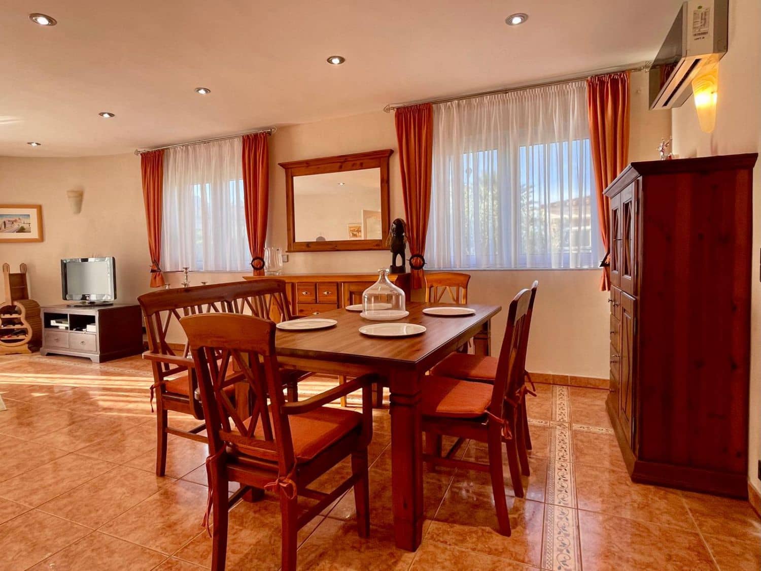 4 slaapkamer Villa te koop in Vinaros met garage - € 415.000 (Ref: 9345054)