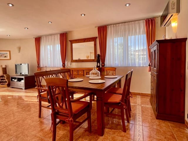 4 slaapkamer Villa te koop in Vinaròs met garage - € 415.000 (Ref: 9345054)