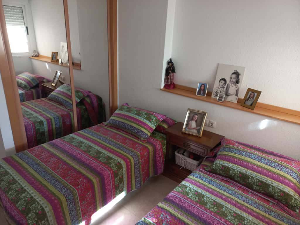 2 sovrum Lägenhet till salu i Oropesa  - 180 000 € (Ref: 9345056)