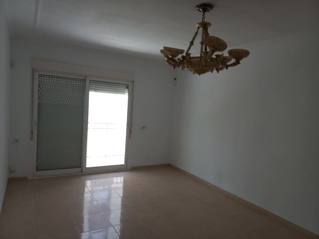 3 slaapkamer Appartement te koop in Oropesa  - € 102.000 (Ref: 9362720)