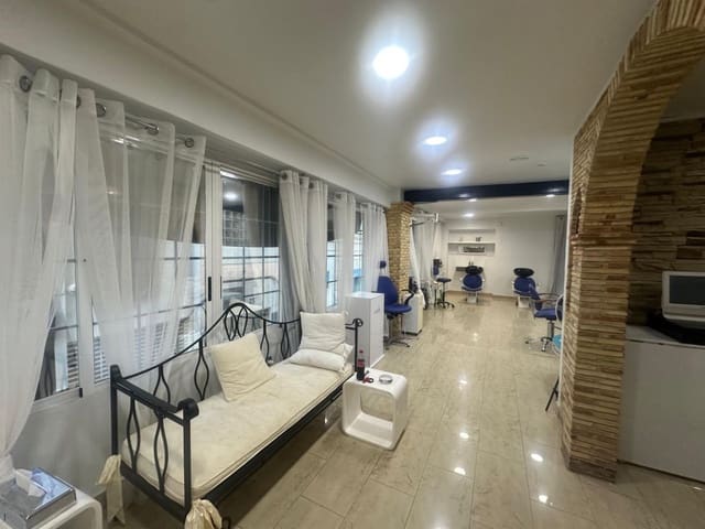 Flat te koop in Castelló de la Plana - € 350.000 (Ref: 9367800)
