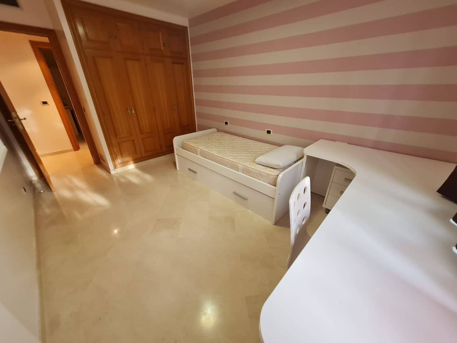 4 bedroom Flat for rent in Castello de la Plana - € 1,300 (Ref: 9383168)