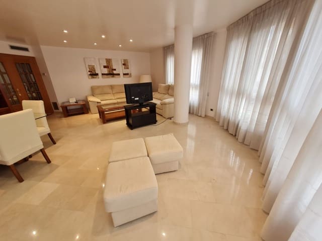 4 bedroom Flat for rent in Castelló de la Plana - € 1,300 (Ref: 9383168)
