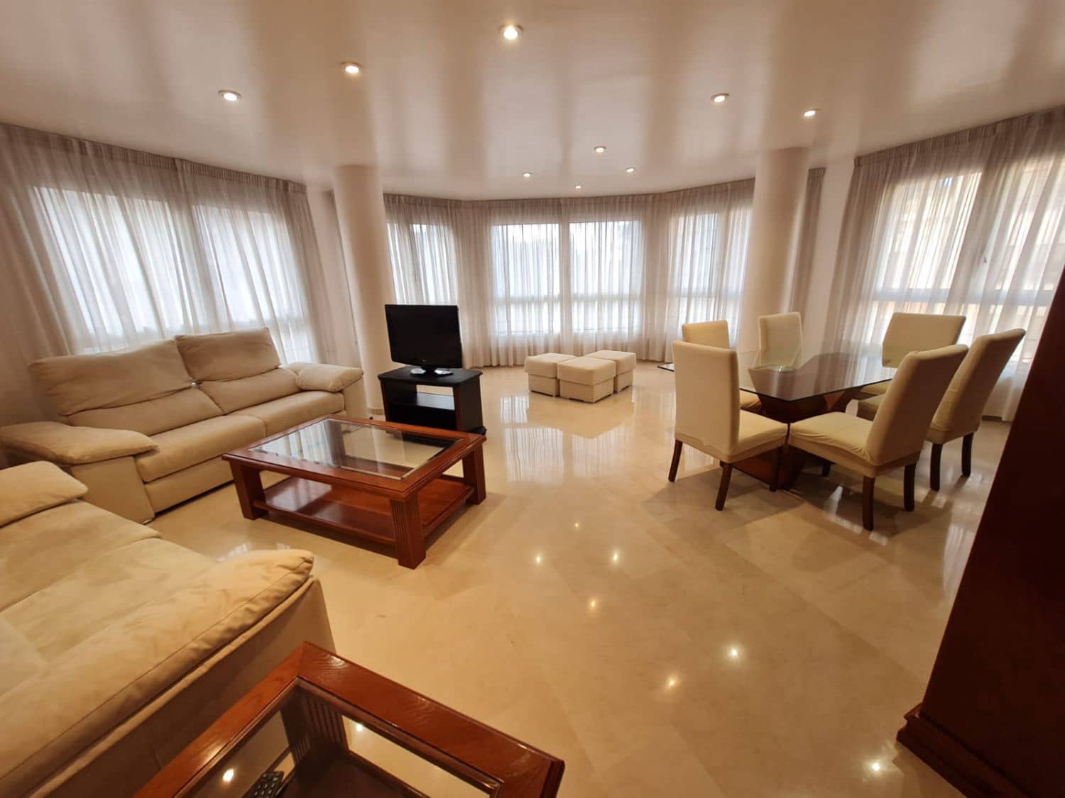 4 bedroom Flat for rent in Castello de la Plana - € 1,300 (Ref: 9383168)