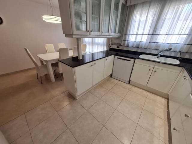 4 bedroom Flat for rent in Castelló de la Plana - € 1,300 (Ref: 9383168)