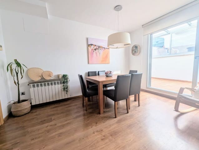 4 makuuhuone Rivitalo myytävänä paikassa Castelló de la Plana - 370 000 € (Ref: 9386118)