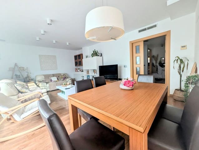 4 makuuhuone Rivitalo myytävänä paikassa Castelló de la Plana - 370 000 € (Ref: 9386118)