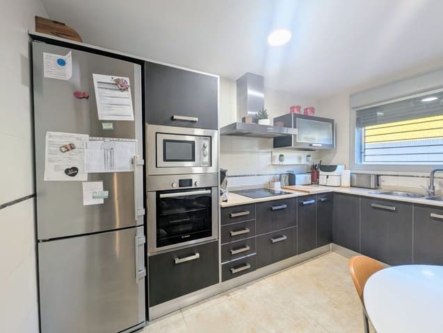 4 sovrum Radhus till salu i Castelló de la Plana - 385 000 € (Ref: 9386118)
