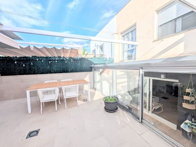 4 makuuhuone Rivitalo myytävänä paikassa Castelló de la Plana - 370 000 € (Ref: 9386118)
