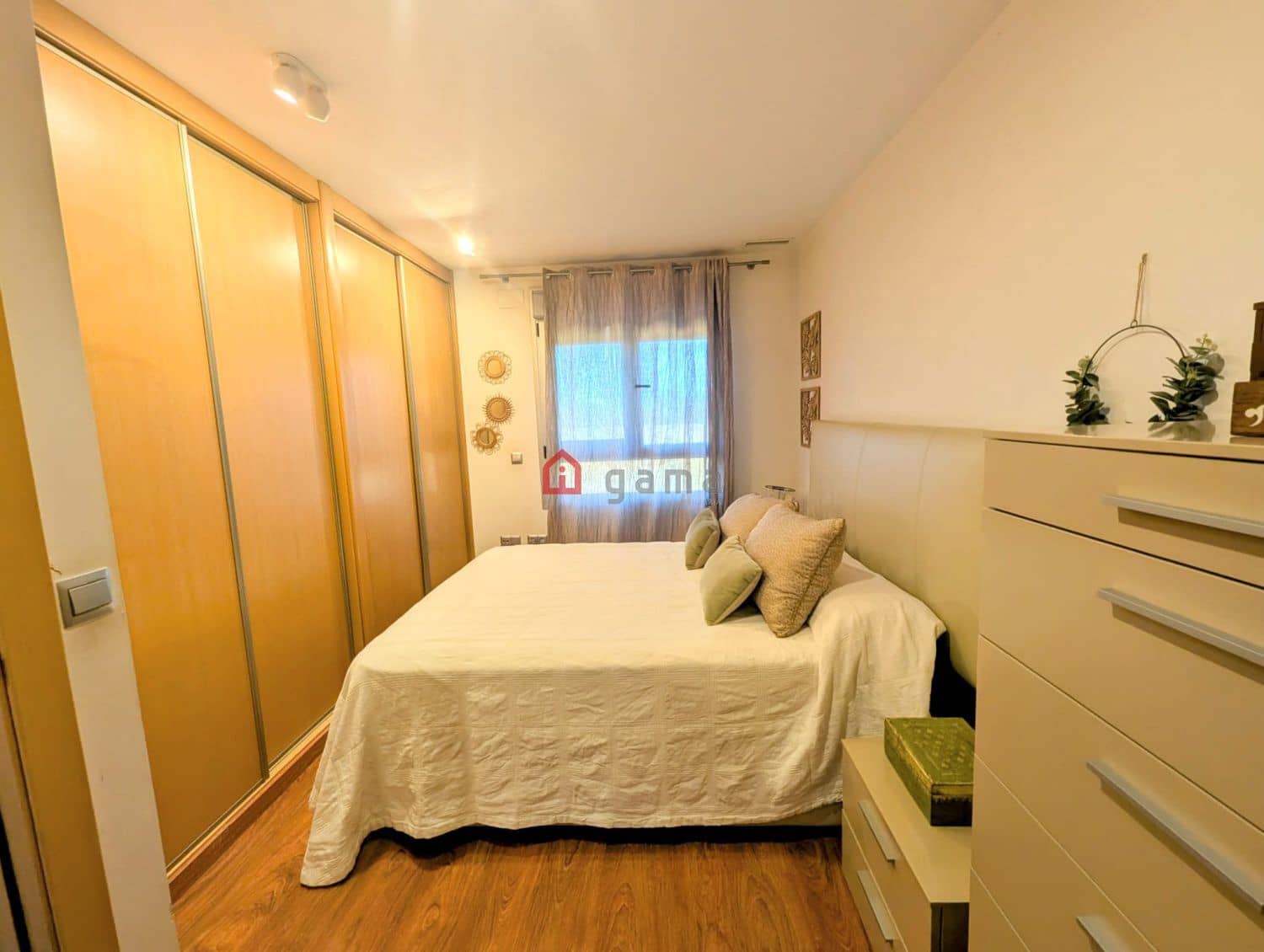 4 sypialnia Dom szeregowy na sprzedaż w Castello de la Plana - 370 000 € (Ref: 9386118)