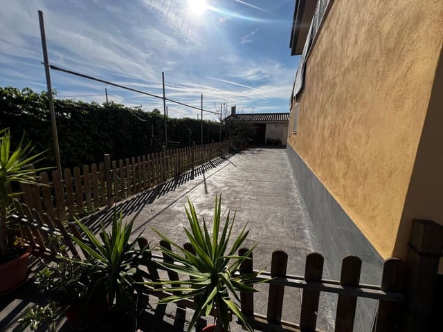 6 makuuhuone Huvila myytävänä paikassa El Grau de Castelló, Castelló de la Plana - 450 000 € (Ref: 9388110)