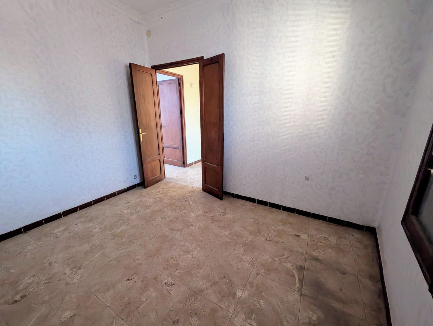 4 bedroom Flat for sale in Castello de la Plana - € 149,000 (Ref: 9394022)