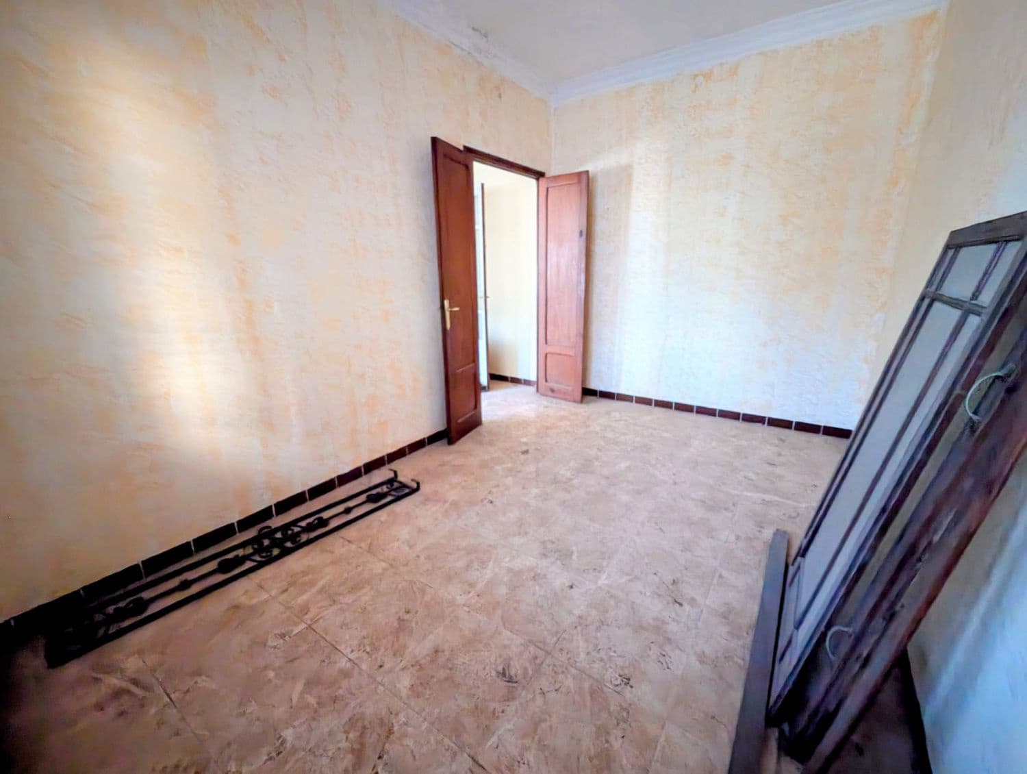 4 bedroom Flat for sale in Castello de la Plana - € 149,000 (Ref: 9394022)