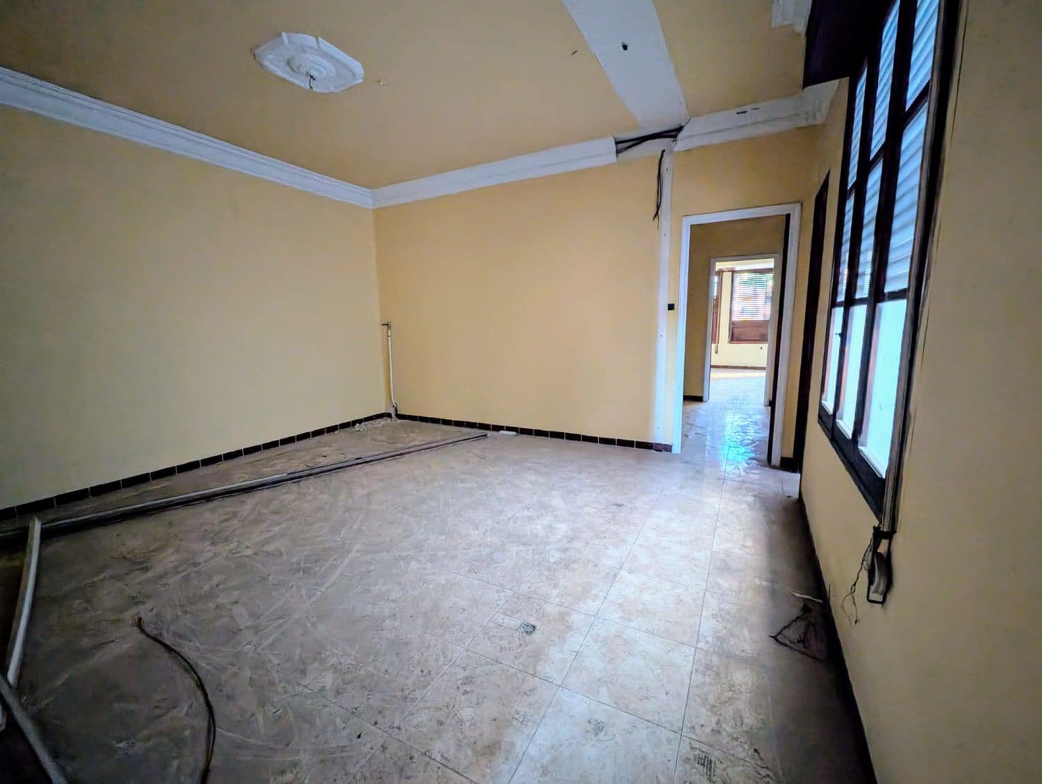 4 bedroom Flat for sale in Castello de la Plana - € 149,000 (Ref: 9394022)