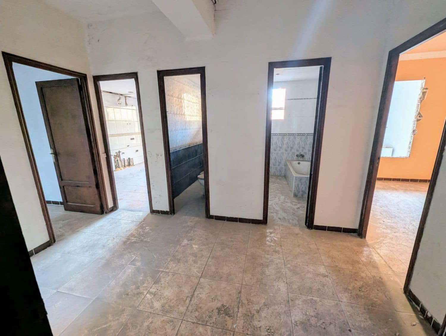 4 bedroom Flat for sale in Castello de la Plana - € 149,000 (Ref: 9394022)