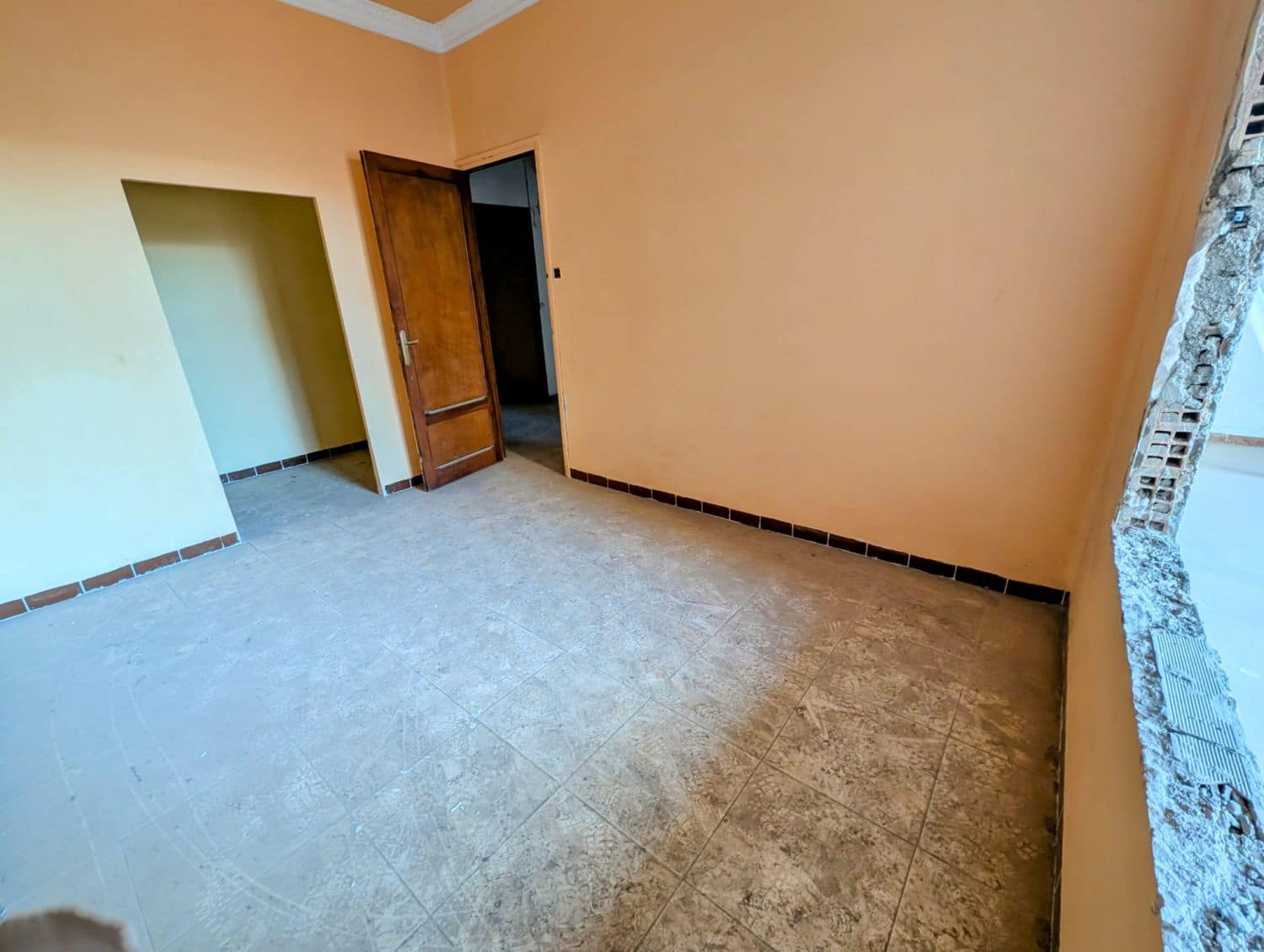 4 bedroom Flat for sale in Castello de la Plana - € 149,000 (Ref: 9394022)