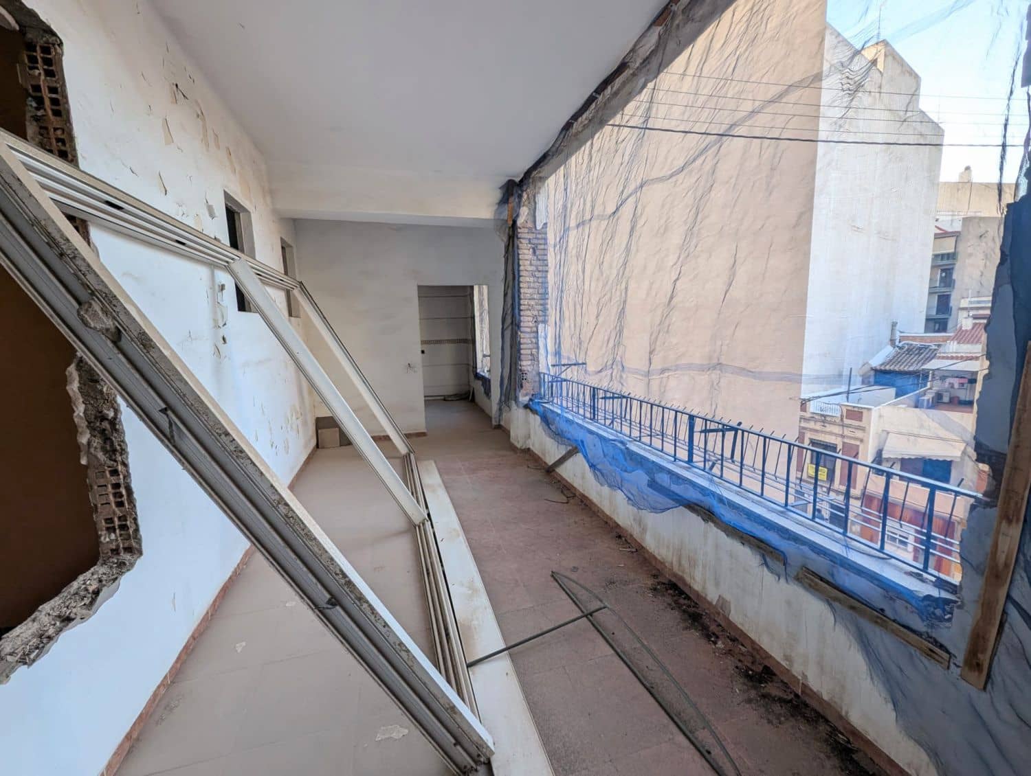 4 bedroom Flat for sale in Castello de la Plana - € 149,000 (Ref: 9394022)