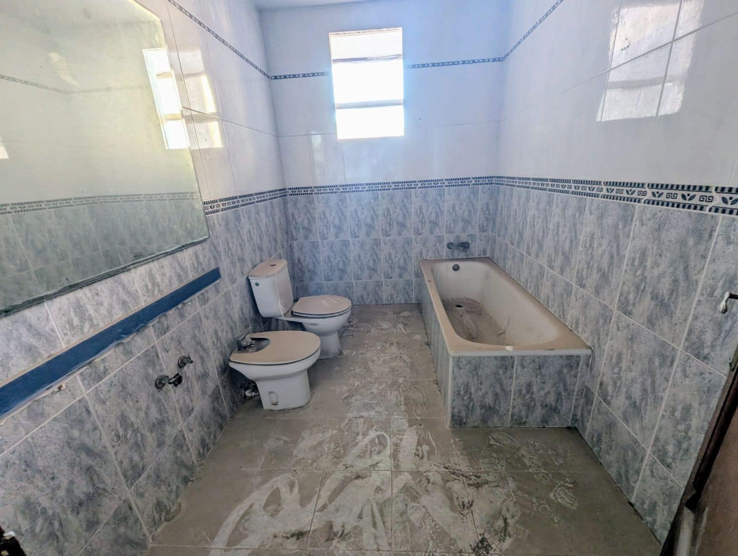 4 bedroom Flat for sale in Castello de la Plana - € 149,000 (Ref: 9394022)