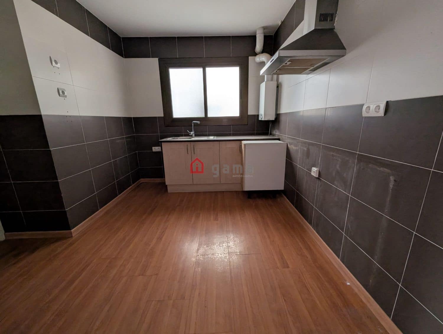 5 bedroom Flat for sale in Castello de la Plana - € 174,500 (Ref: 9415603)