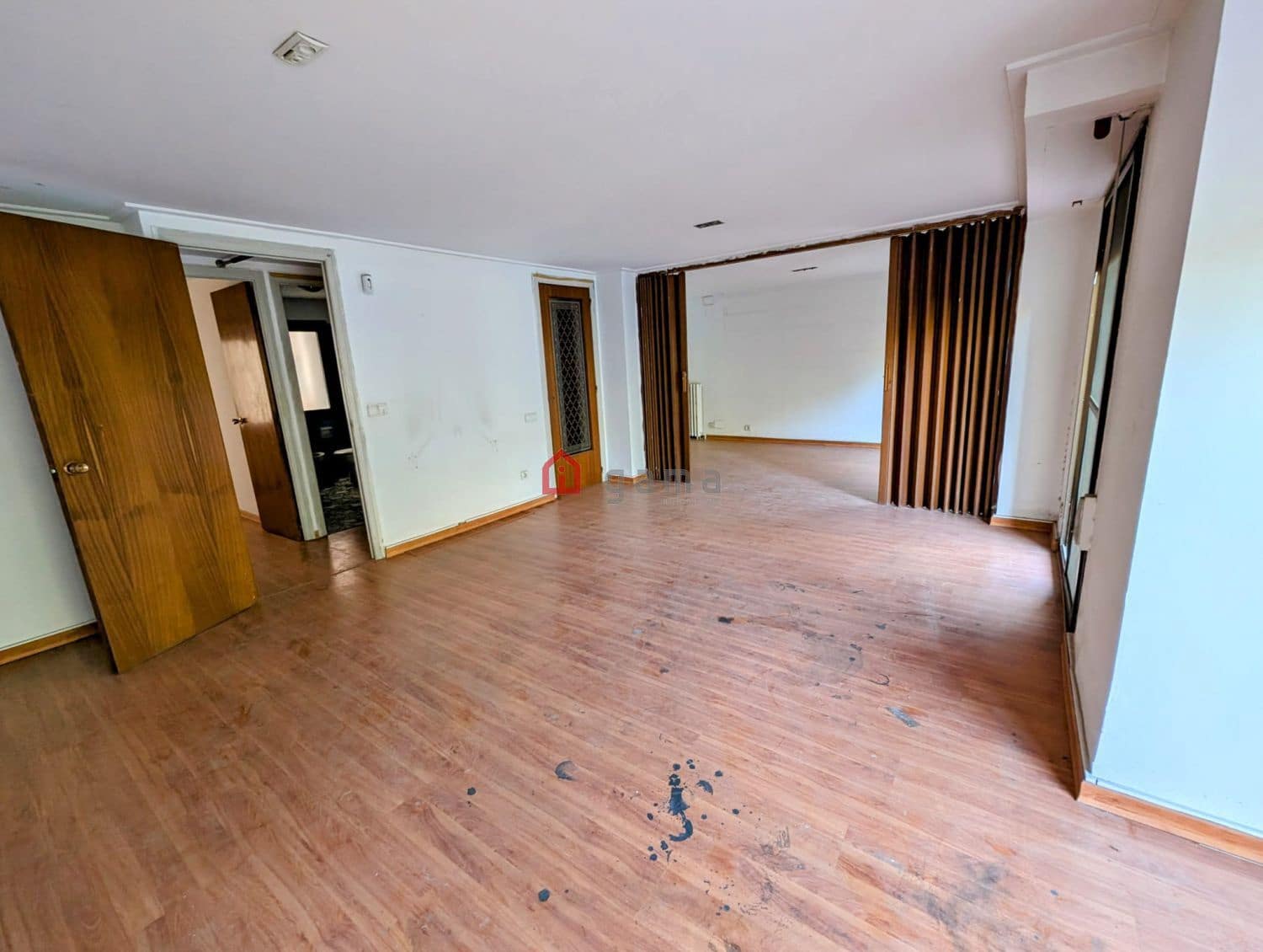 5 bedroom Flat for sale in Castello de la Plana - € 174,500 (Ref: 9415603)