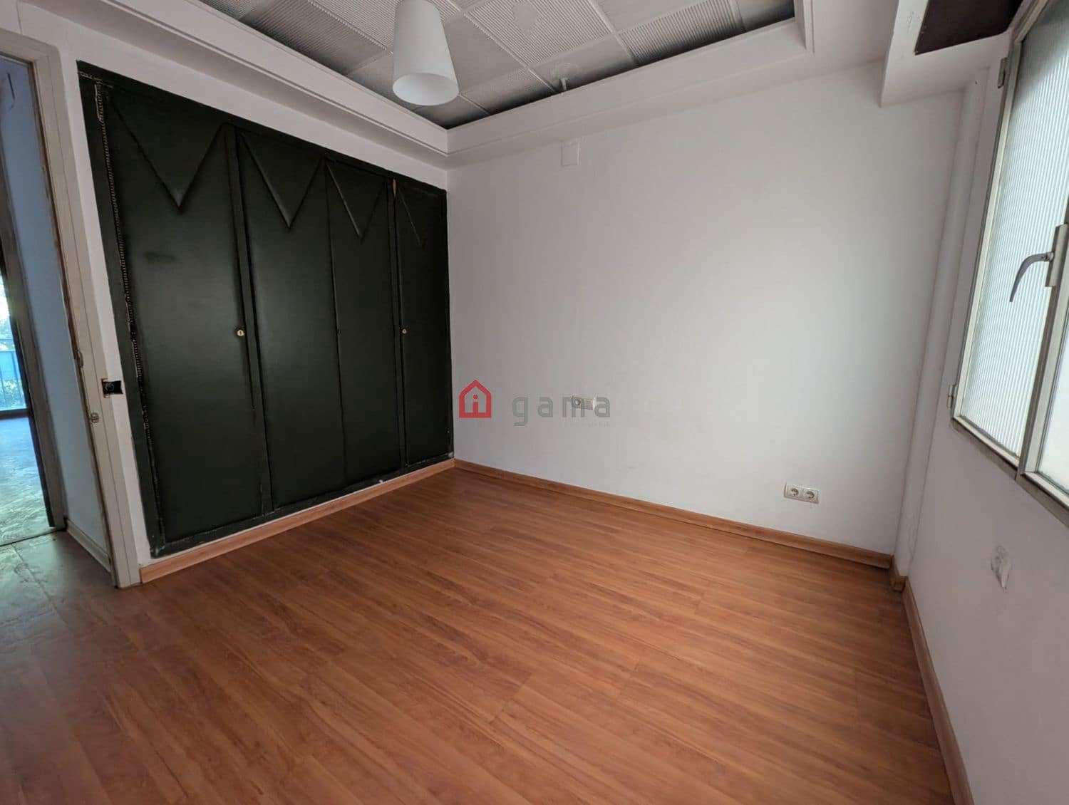 5 bedroom Flat for sale in Castello de la Plana - € 174,500 (Ref: 9415603)