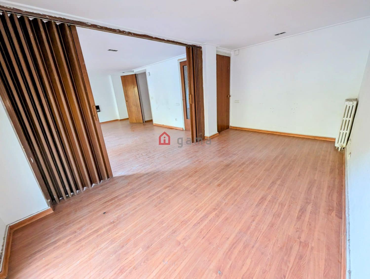 5 bedroom Flat for sale in Castello de la Plana - € 174,500 (Ref: 9415603)